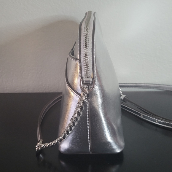 Michael Kors Jet Set Metallic Travel Medium Dome Crossbody Bag - Picture 4 of 11